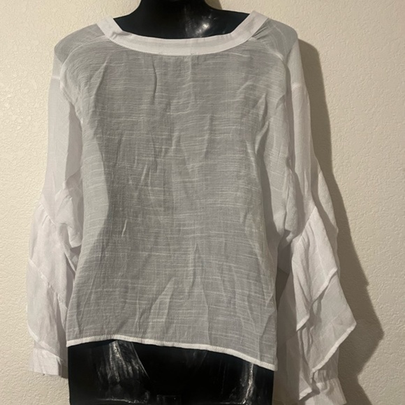 Beachy Button Up - Picture 3 of 4